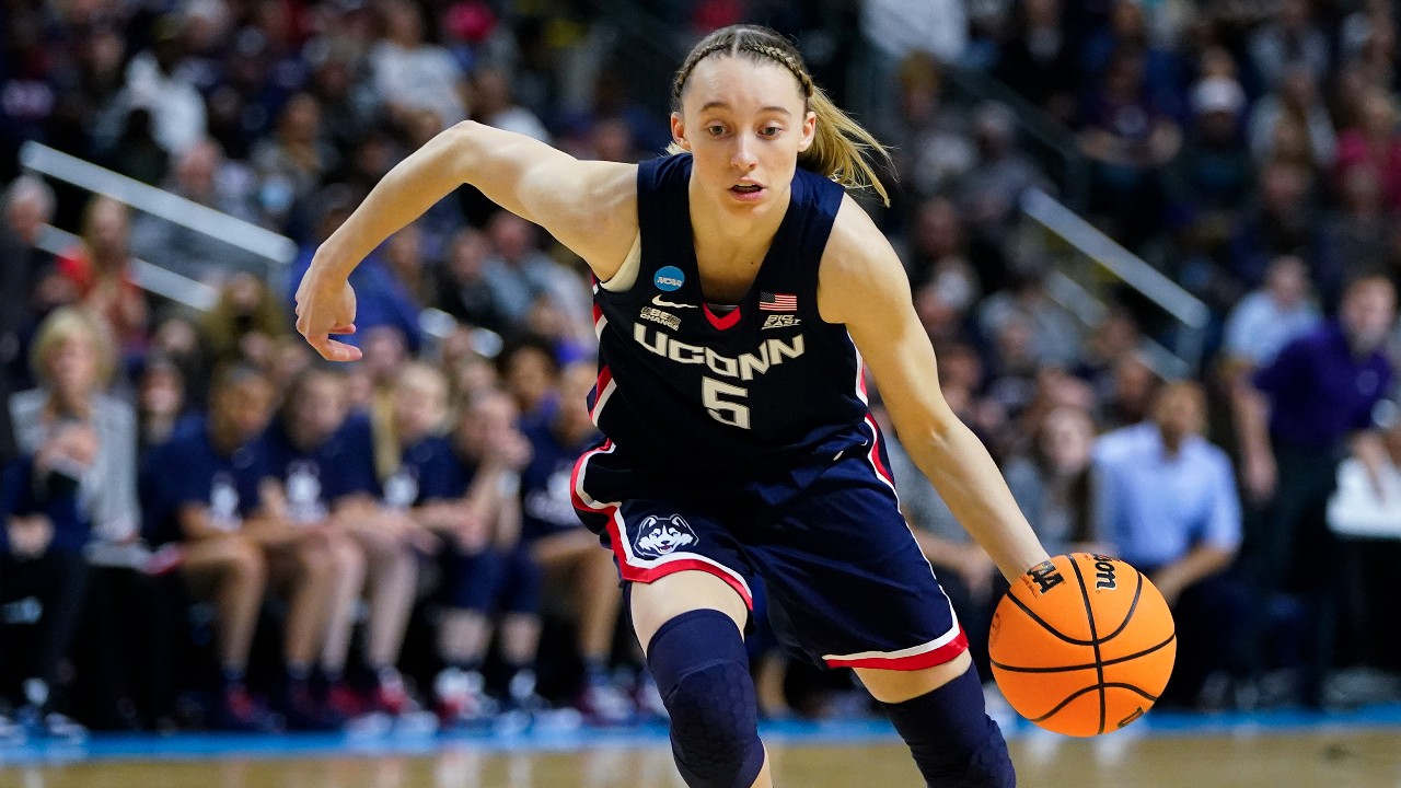 Paige Bueckers leads UConn women back to Final Four, credits 'huge faith'