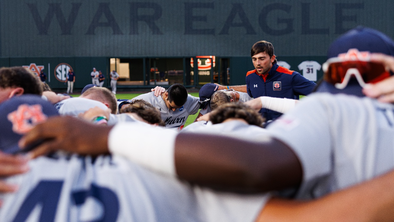 Former Auburn baseball player, current chaplain Mason Maners pointing Tigers to Jesus